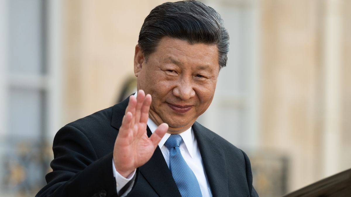 Čínský prezident Si Ťin-pching přiletěl do Paříže